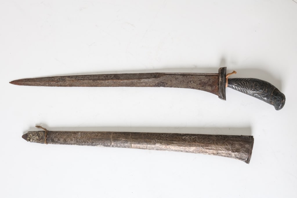 ANTIQUE JAVANESE KERIS DAGGER