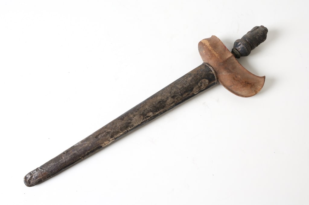ANTIQUE JAVANESE KERIS