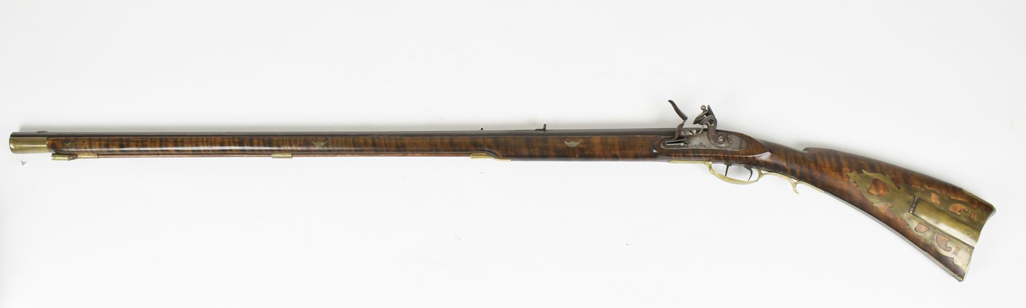 ANTIQUE KENTUCKY FLINTLOCK RIFLE.