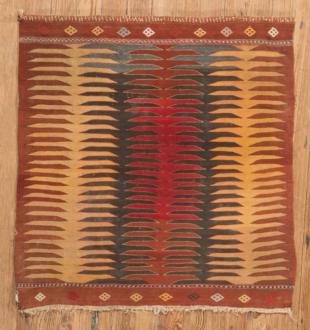 ANTIQUE KILIM BAG FACEAntique Kilim