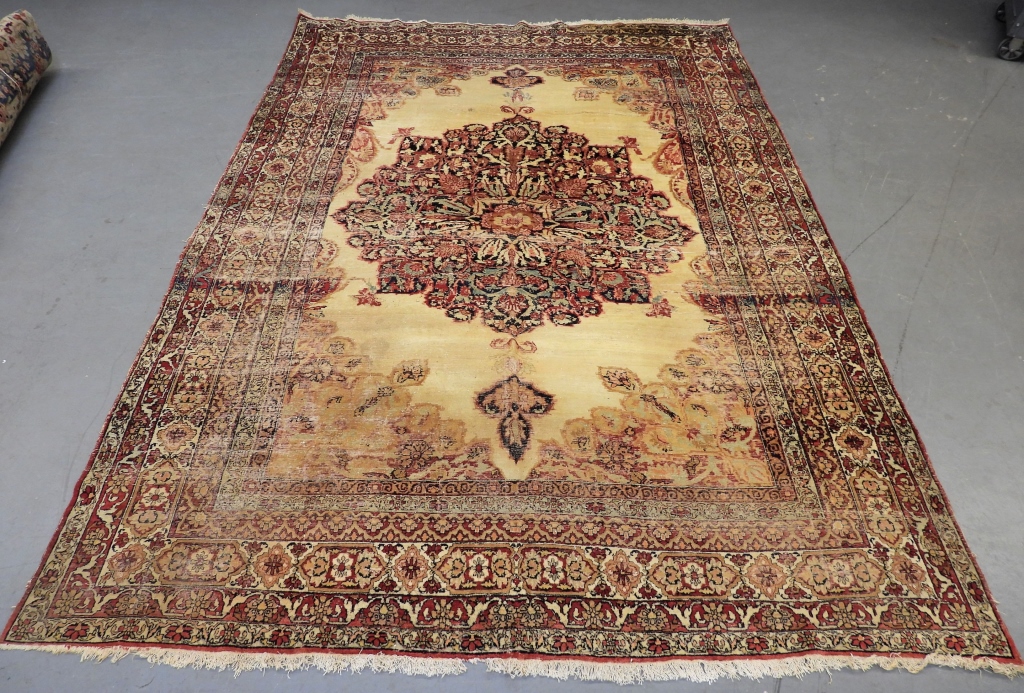 ANTIQUE LAVAR KERMAN RUG Middle
