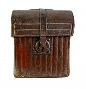 ANTIQUE LEATHER BOXCondition: