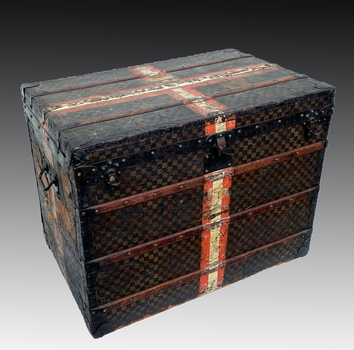ANTIQUE LOUIS VUITTON STEAMER
