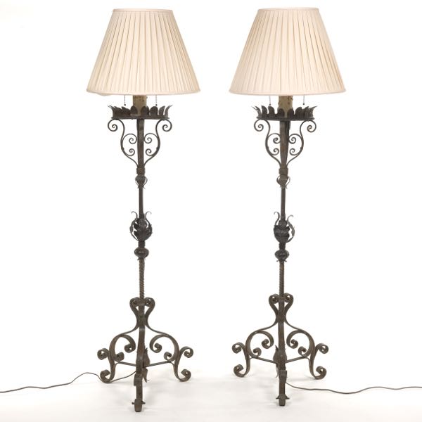 ANTIQUE LOUIS XIII STYLE PAIR OF