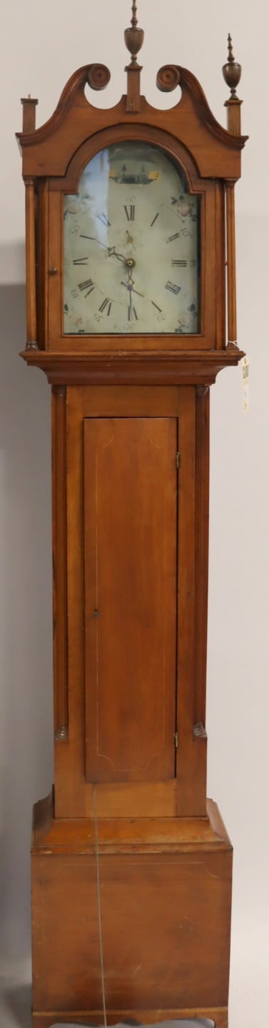ANTIQUE MAHOGANY GRANDFATHER CLOCK.