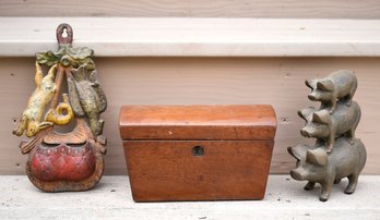 Antique mahogany tea caddy with two