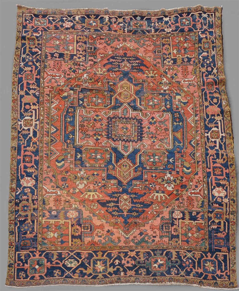 ANTIQUE MEDALLION SERAPI WOOL