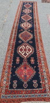 ANTIQUE NORTHWEST RUNNERAntiqu