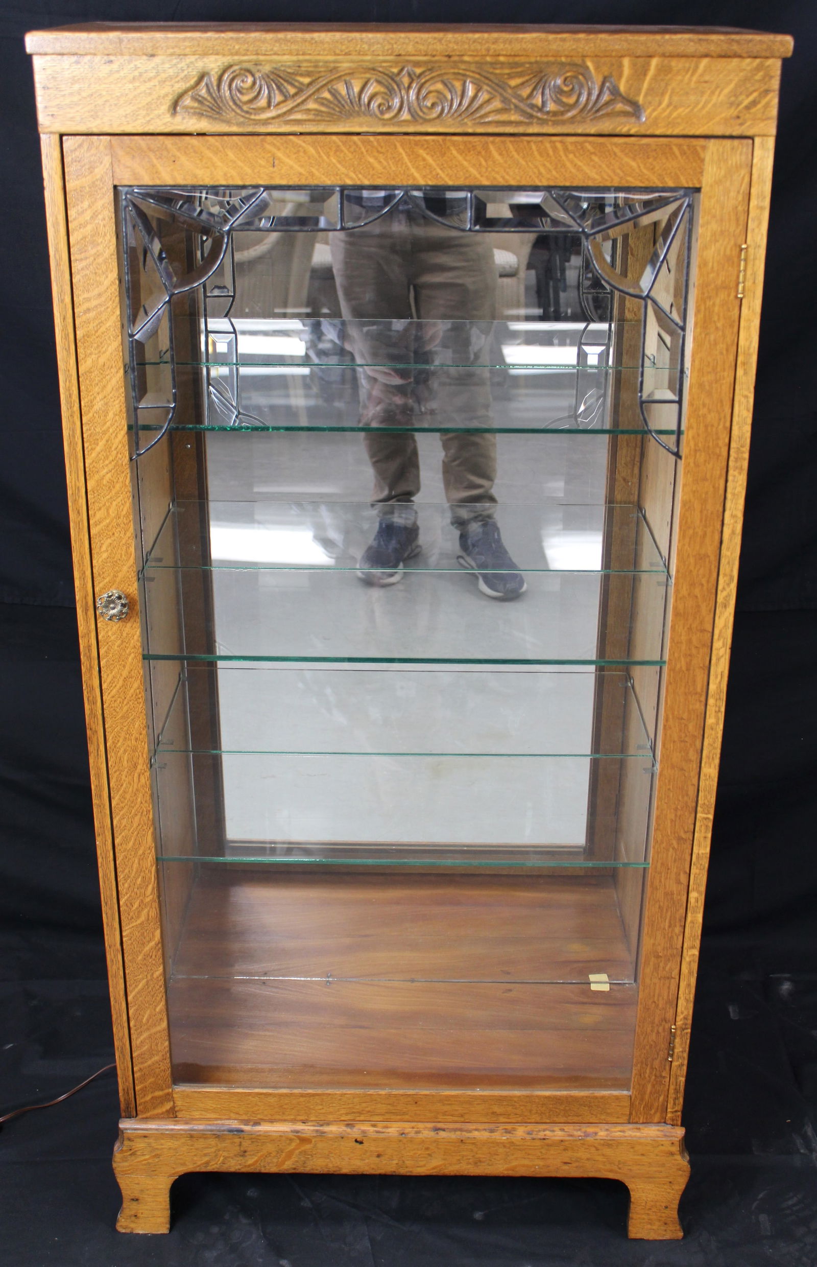 ANTIQUE OAK CURIO CABINETAntique