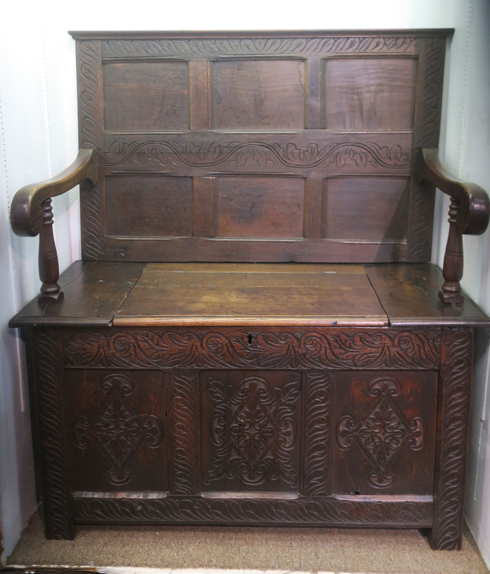 ANTIQUE OAK MONKS BENCH:Antique Oak