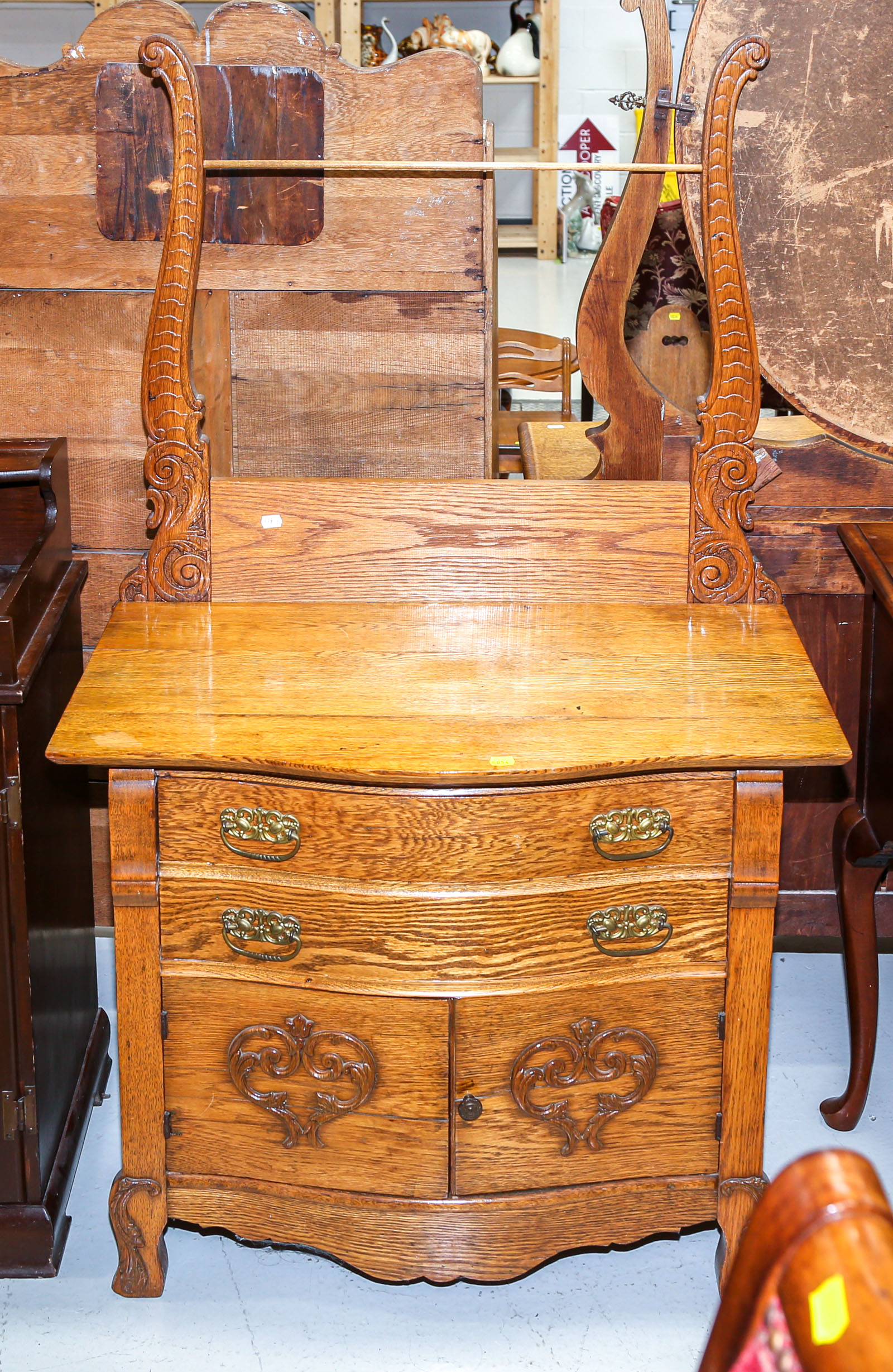 ANTIQUE OAK WASH STAND Circa