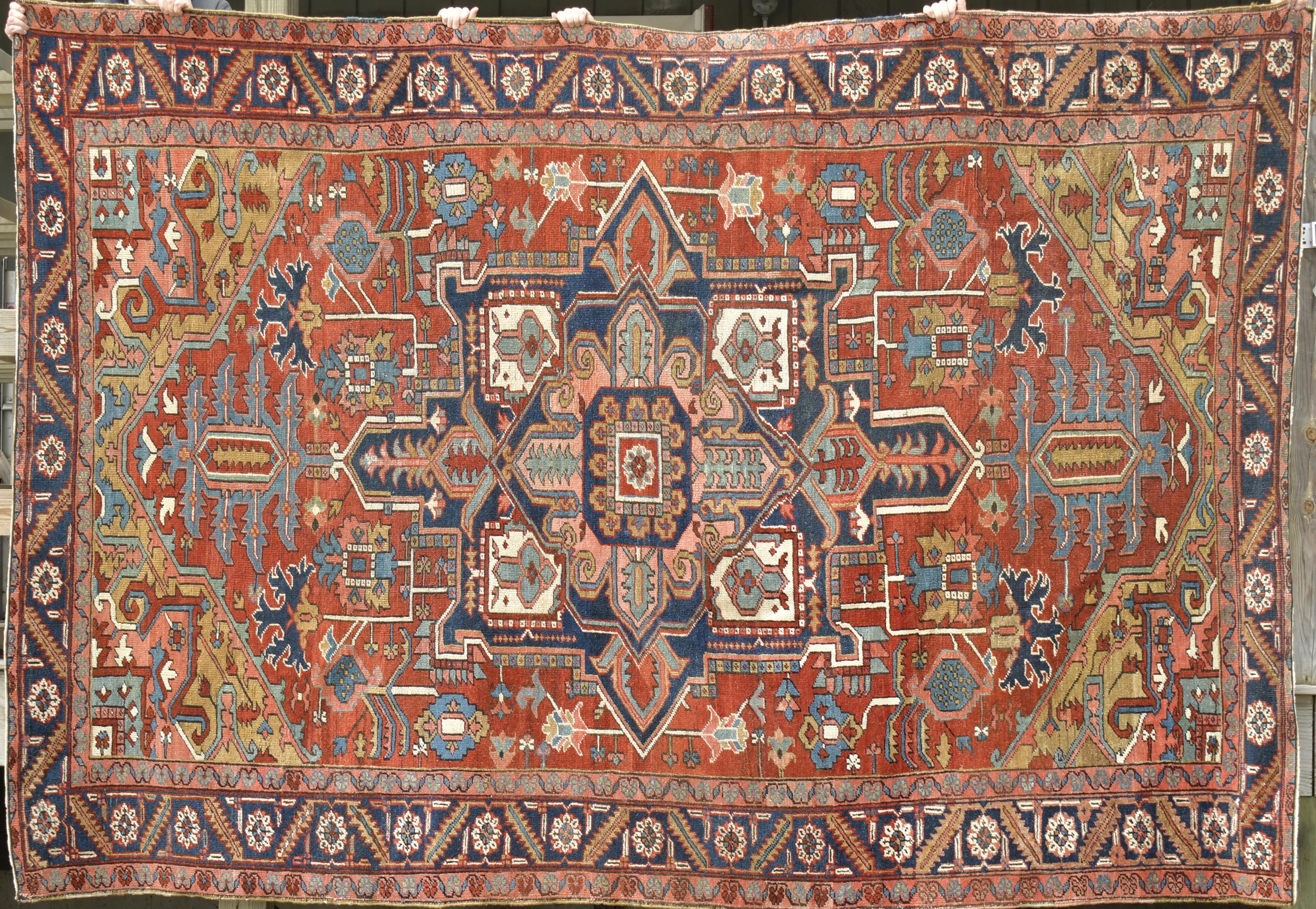 ANTIQUE ORIENTAL HERIZ ROOM SIZE