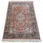 ANTIQUE ORIENTAL RUGDESCRIPTIO