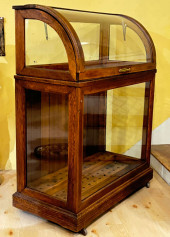 ANTIQUE OSCAR ONKEN CO. CURVED