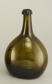 ANTIQUE OVOID DARK GREEN BLOWN