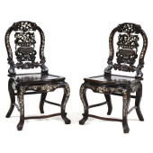 ANTIQUE PAIR OF CHINESE CARVED