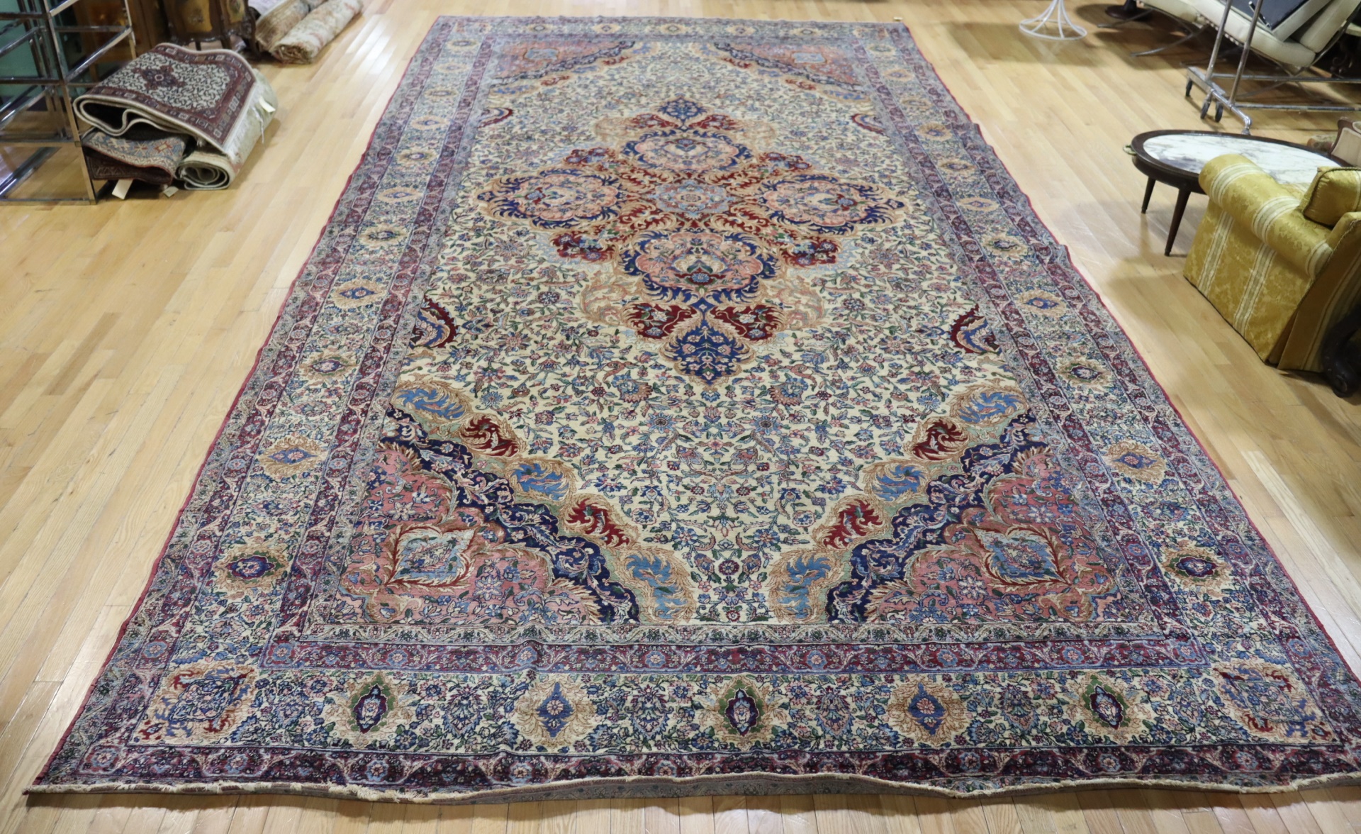 ANTIQUE PALACE SIZE FINELY HAND