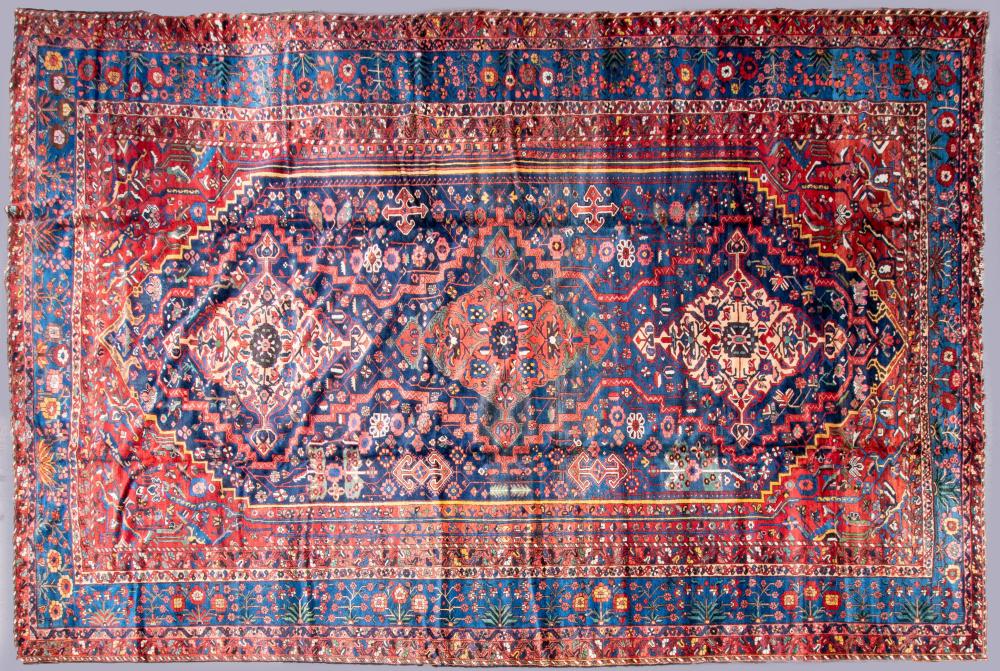 ANTIQUE PERSIAN BAKHTIARI RUG