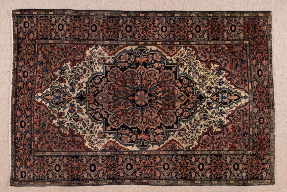 ANTIQUE PERSIAN FEREGHAN
