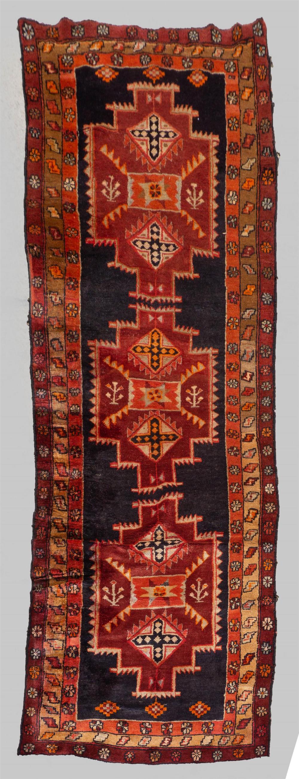 ANTIQUE PERSIAN HAMADAN HAND