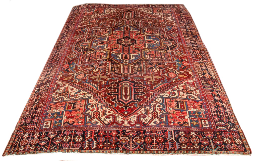 ANTIQUE PERSIAN HERIZ MEDALLION RUG