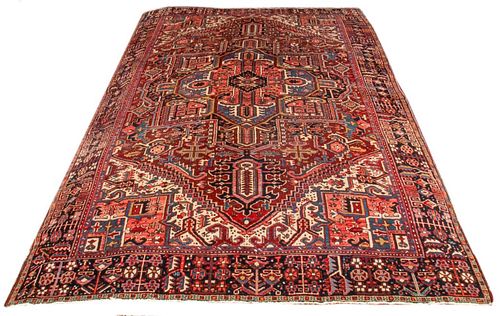 ANTIQUE PERSIAN HERIZ MEDALLION RUG
