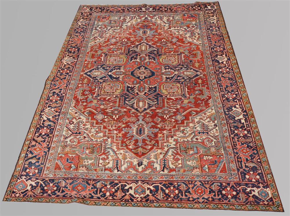 ANTIQUE PERSIAN KARAJAH SERAPI WOOL