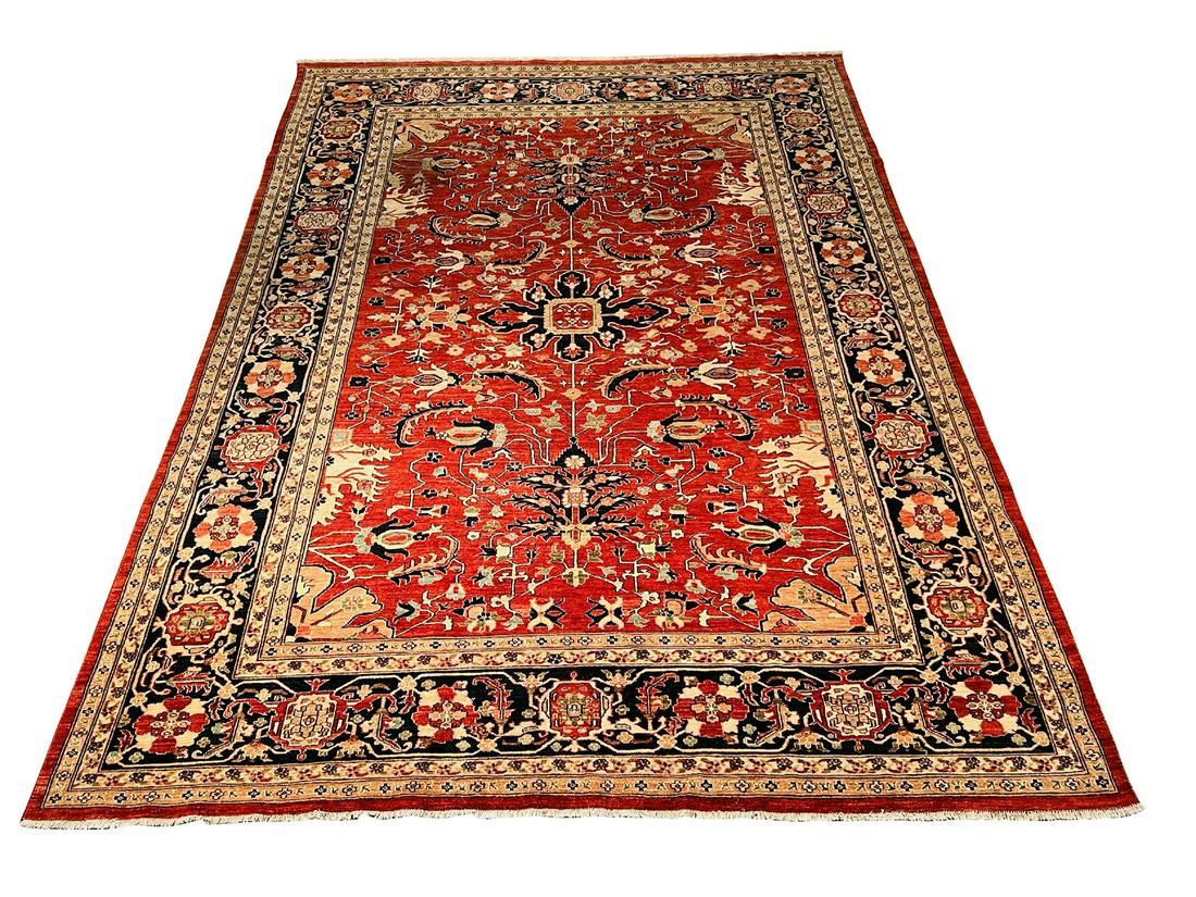ANTIQUE PERSIAN ROOMSIZE CARPET.