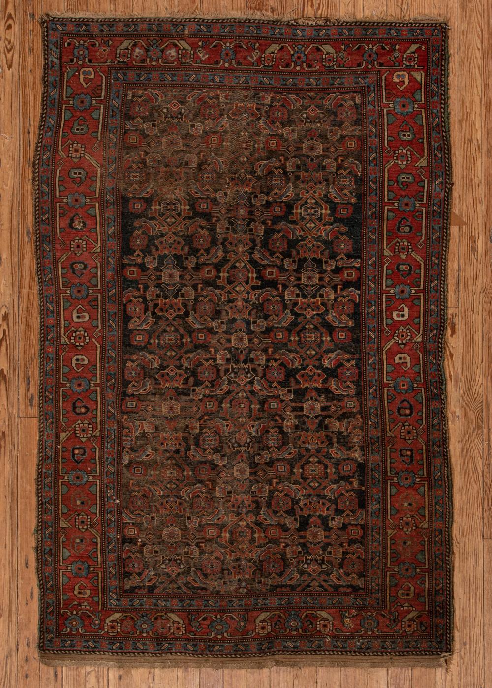 ANTIQUE PERSIAN RUGAntique
