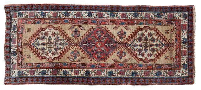 ANTIQUE PERSIAN SARAB RUG, 7'6" X