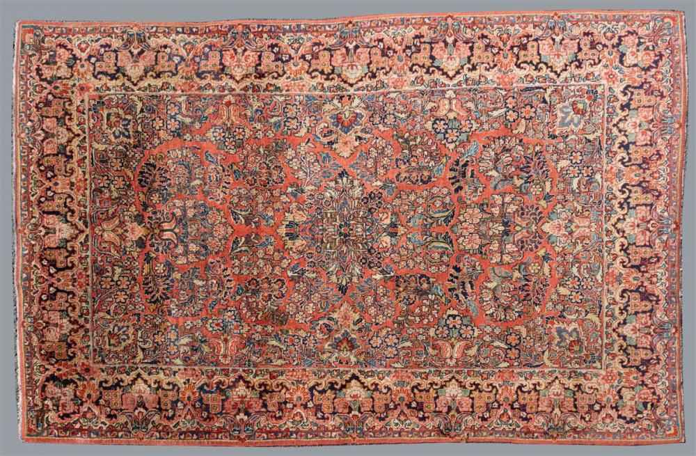 ANTIQUE PERSIAN SAROUKANTIQUE