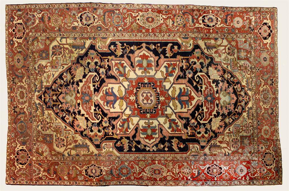 ANTIQUE PERSIAN SERAPI CARPET