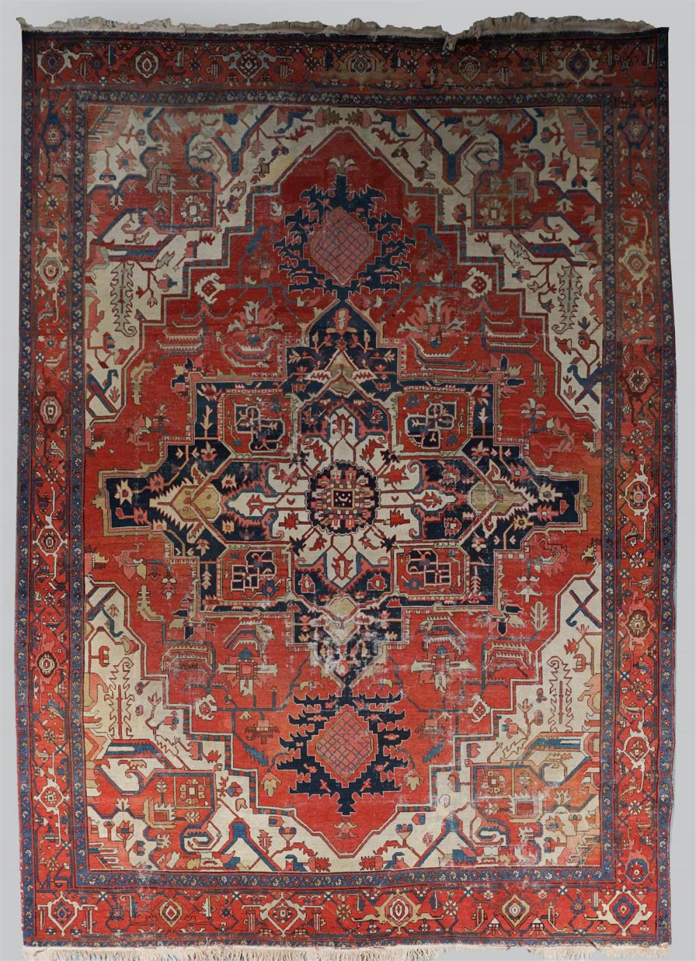ANTIQUE PERSIAN SERAPI WOOL RUG