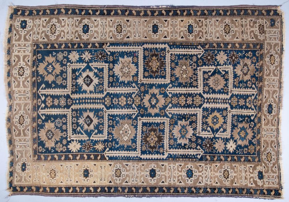 ANTIQUE PERSIAN TRIBAL HAND KNOTTED