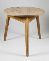 ANTIQUE PINE CRICKET TABLEAnti