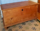 ANTIQUE PINE LIFT TOP DOVETAIL