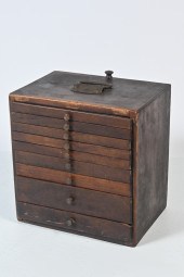 ANTIQUE PORTABLE DENTAL CABINE