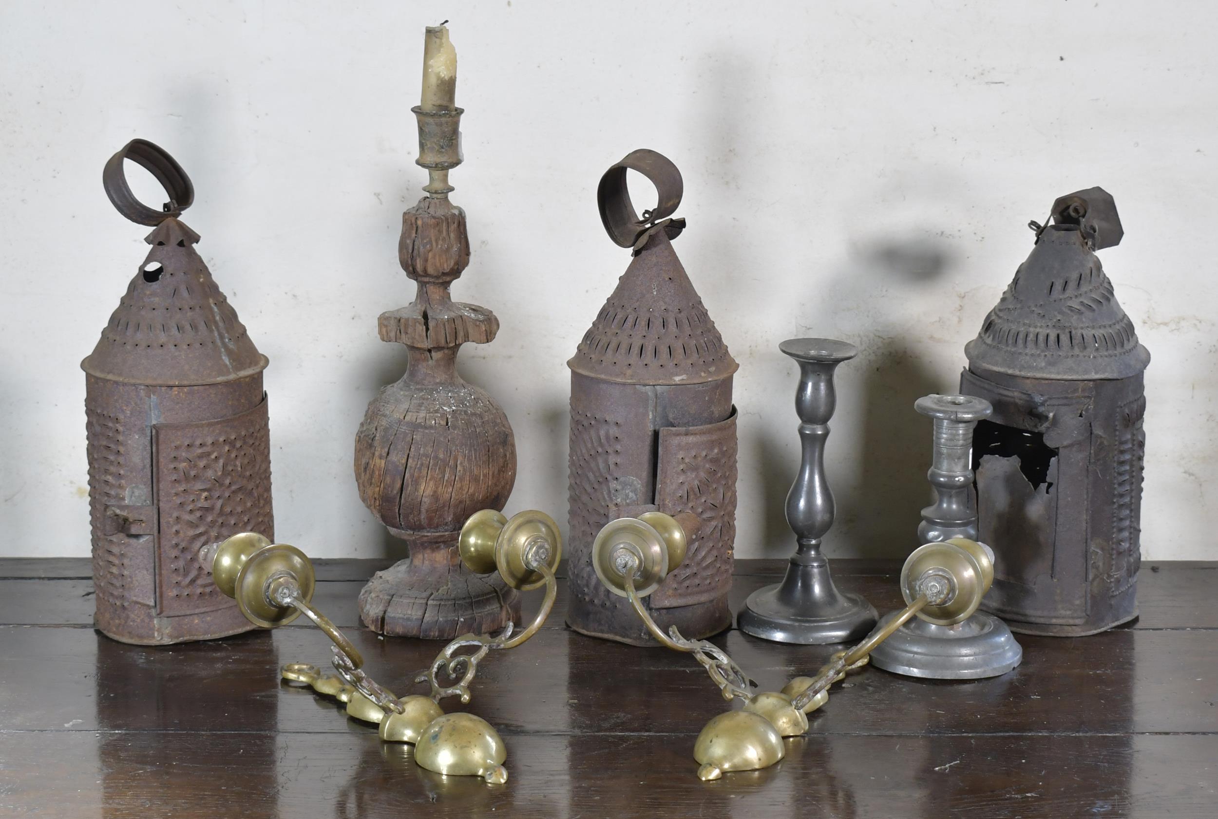 ANTIQUE PRIMITIVE LIGHTING LOT.