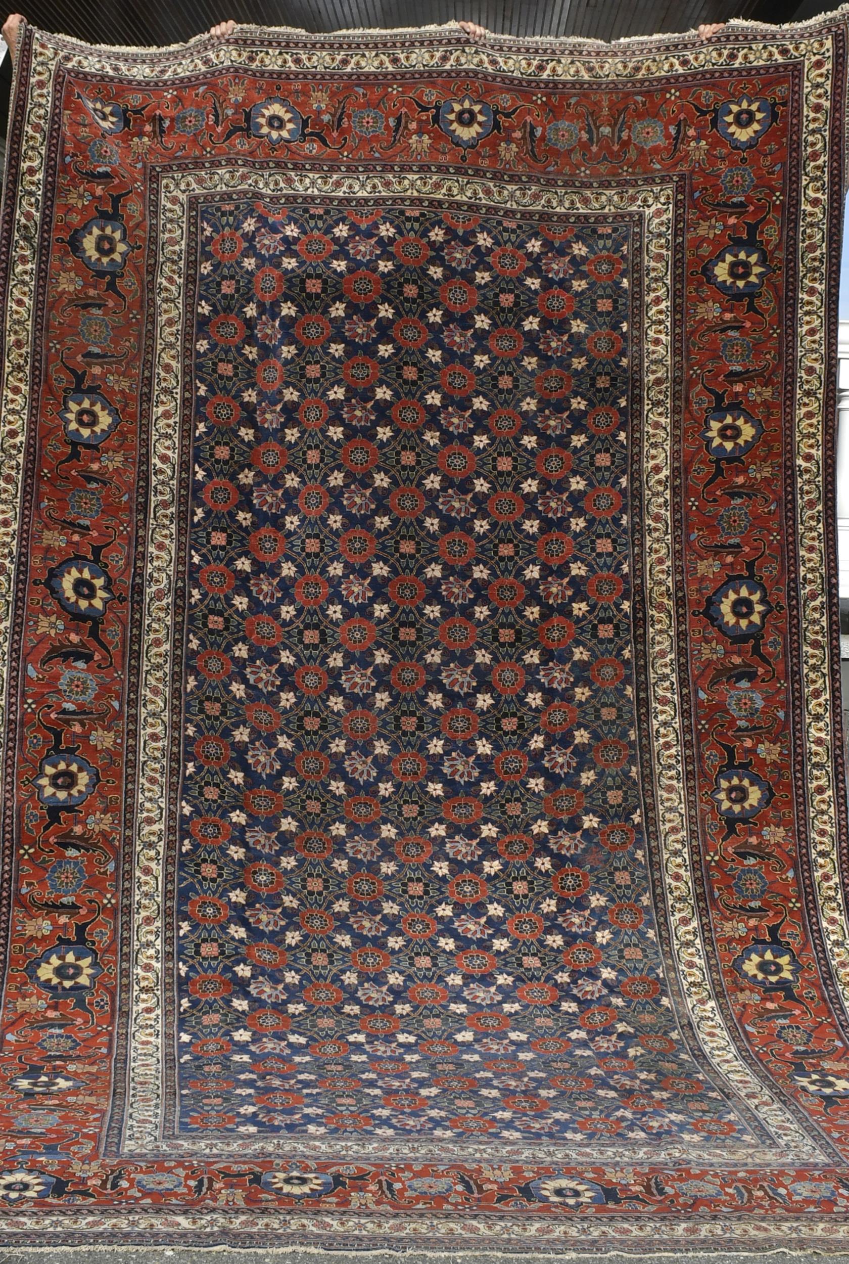 ANTIQUE ROOM SIZE ORIENTAL RUG. Ca.