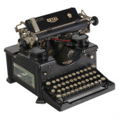 ANTIQUE ROYAL STANDARD MODEL N