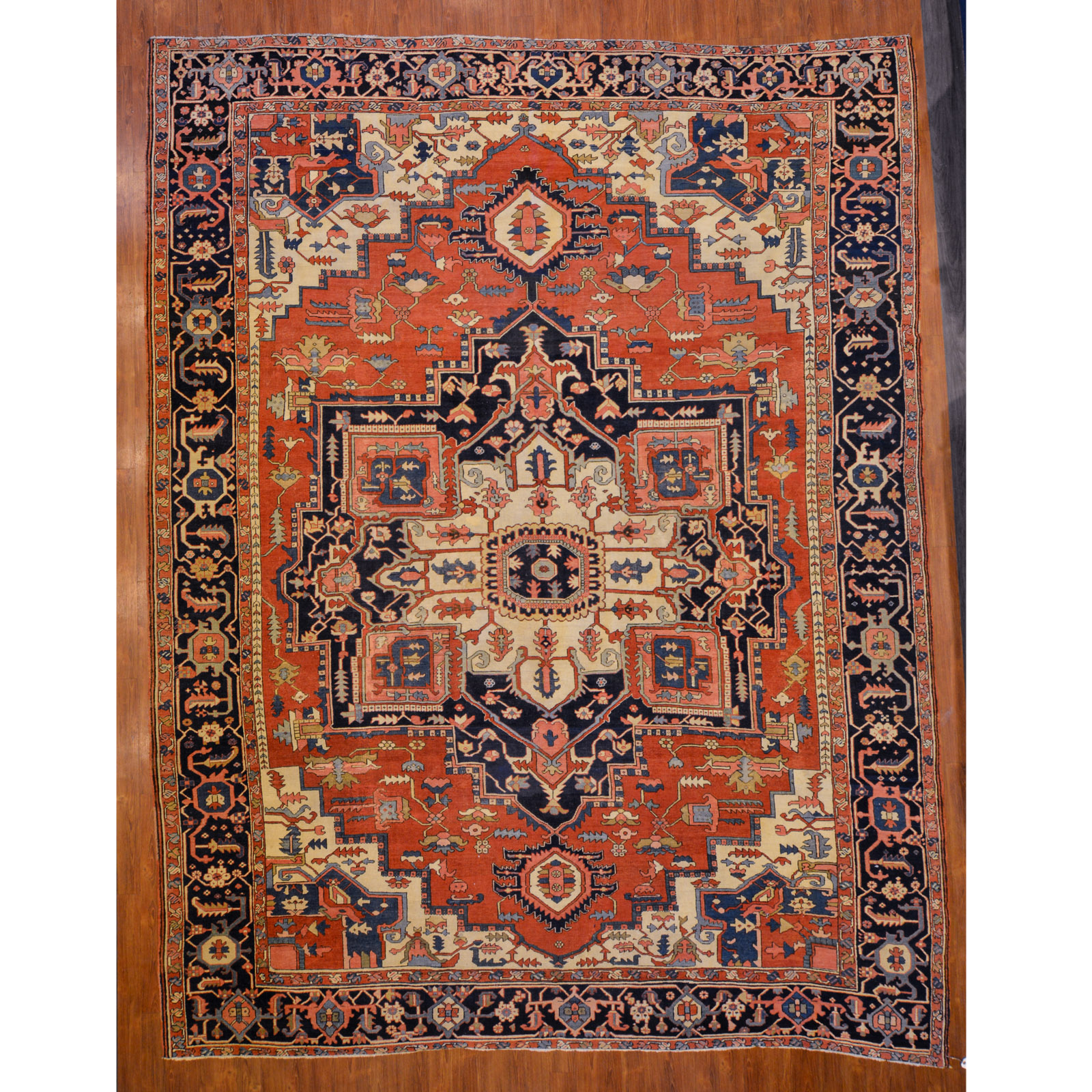 ANTIQUE SERAPI CARPET, PERSIA, 11.2