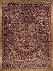 ANTIQUE SERAPI CARPETAntique S