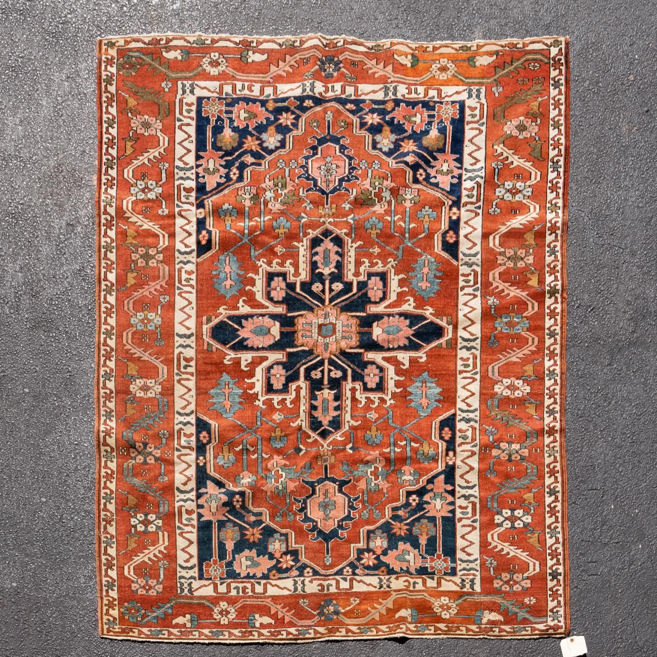 ANTIQUE SERAPI HANDWOVEN CARPET, 5'