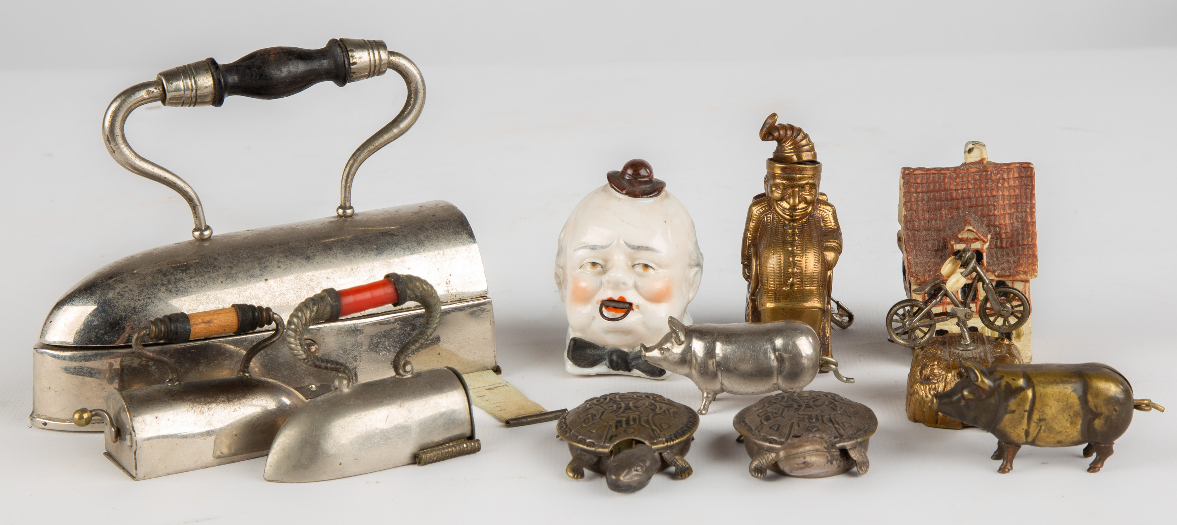 ANTIQUE SEWING NOVELTY MEASURING