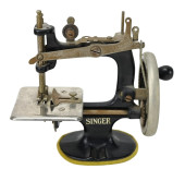 ANTIQUE SINGER SEW HANDY MODEL