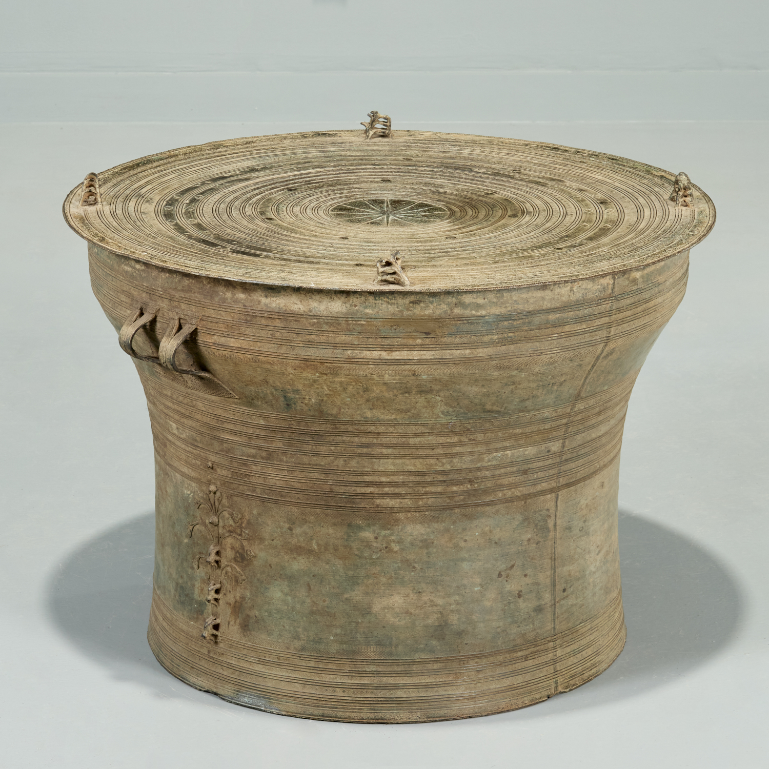 ANTIQUE SOUTHEAST ASIAN BRONZE RAIN