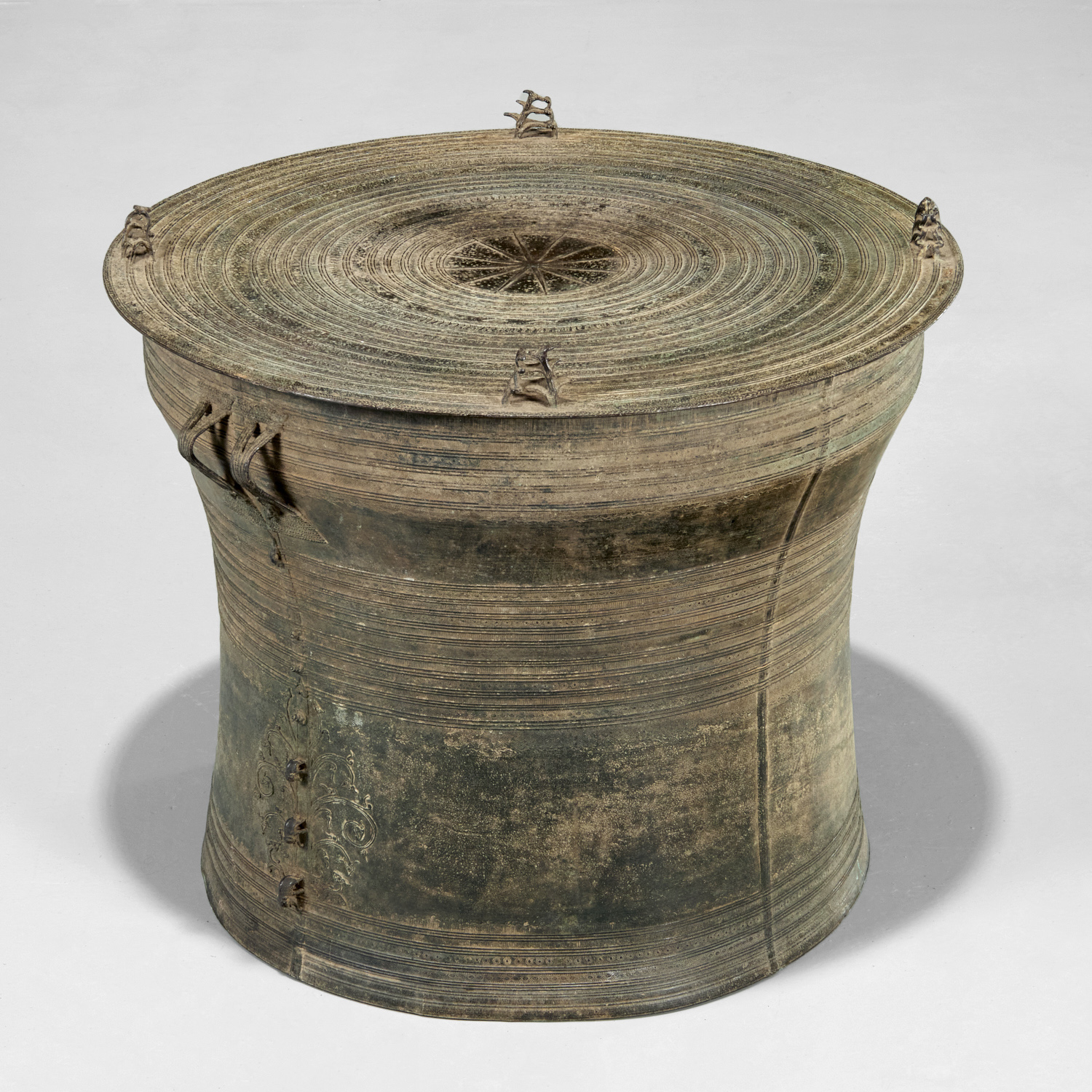 ANTIQUE SOUTHEAST ASIAN BRONZE RAIN