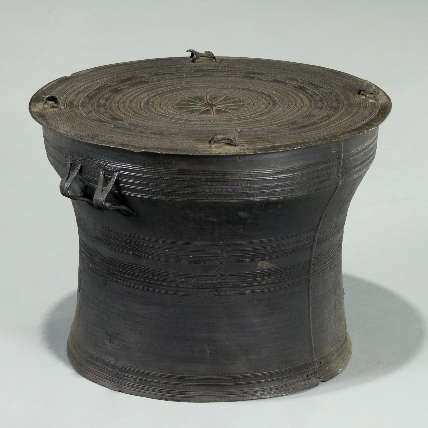 ANTIQUE SOUTHEAST ASIAN BRONZE RAIN
