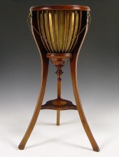 ANTIQUE STYLE FERNER: Splay le