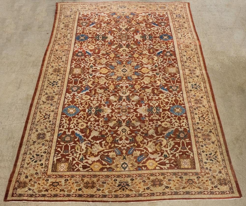 ANTIQUE SULTANABAD RUGAntique